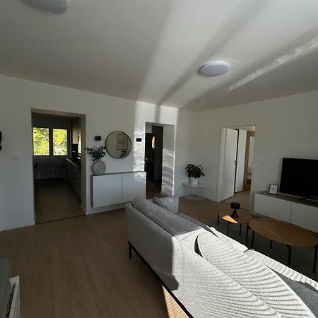 Sihoť - Pri Zimnom štadióne Apartamento Trenčín