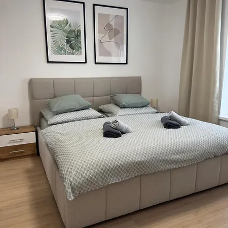 Sihot - Pri Zimnom Stadione Apartament *